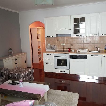 Cozy Apartment In Rovinj Bagian luar foto