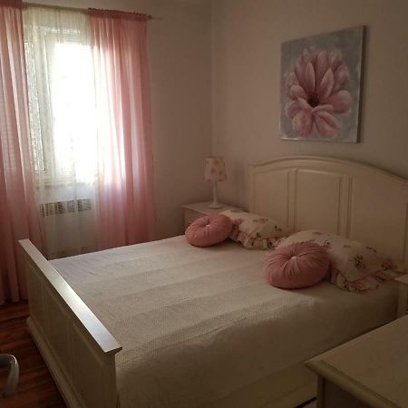Cozy Apartment In Rovinj Bagian luar foto