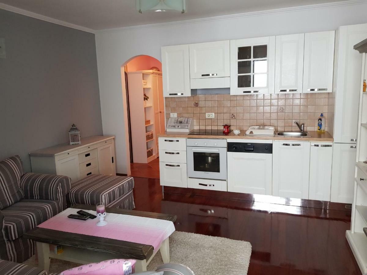 Cozy Apartment In Rovinj Bagian luar foto